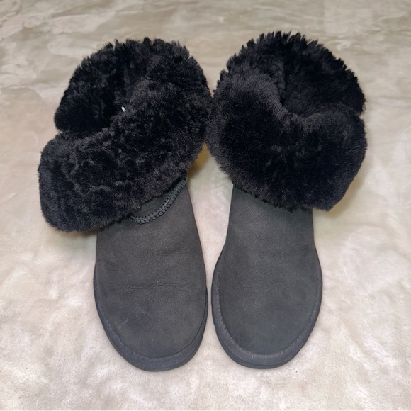 UGG Australia Black Suede Leather Bailey Button Boots Size 7 - Picture 8 of 16